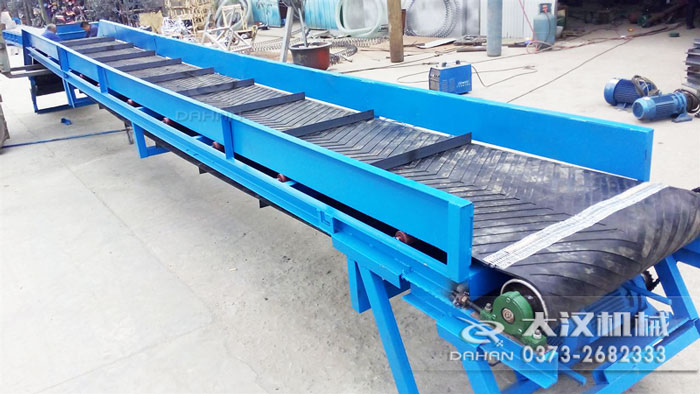 煤礦可伸縮皮帶輸送機